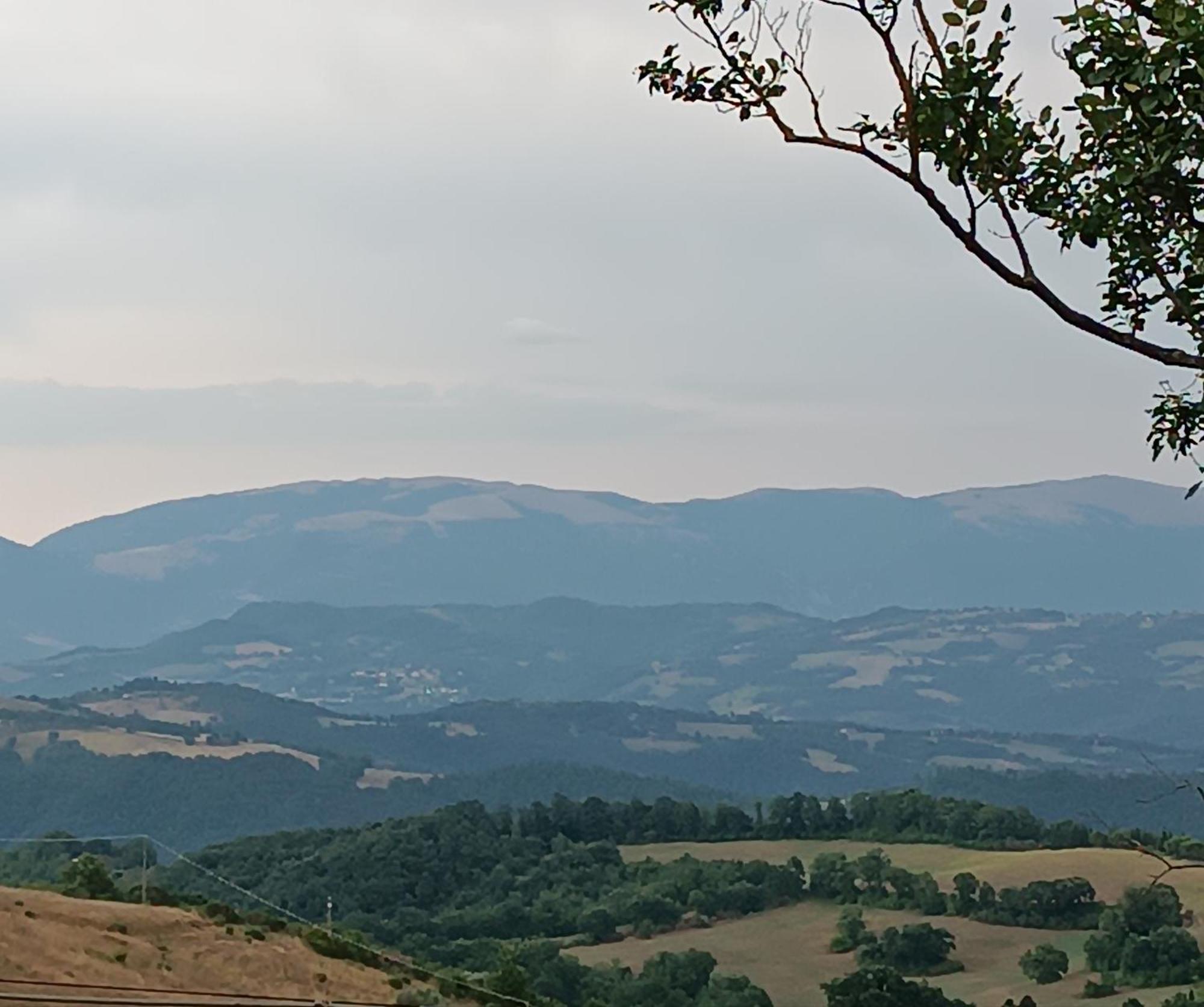 구비오 La Brocca Di Valdichiascio 빌라 외부 사진